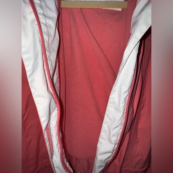 Columbia women’s Omni tech Arcadia II hooded Rain Jacket small coral white fleec - Picture 3 of 7